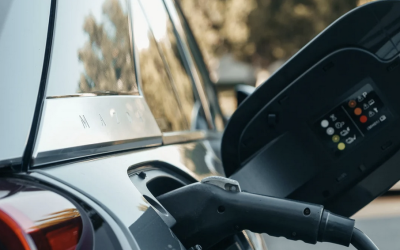 Met zonnepanelen is een elektrische auto nog voordeliger!